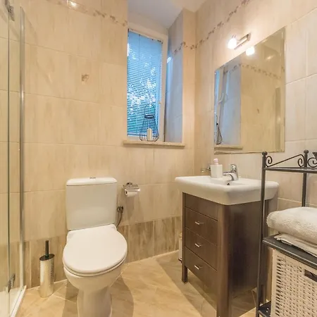Apartament W Rezydencji Nad Stawem *
