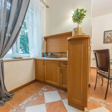 Apartament W Rezydencji Nad Stawem *