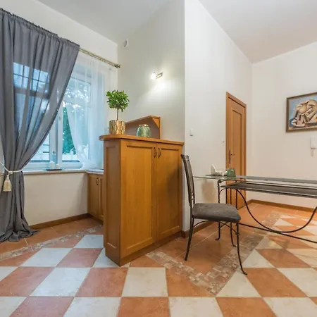 아파트 Apartament W Rezydencji Nad Stawem *